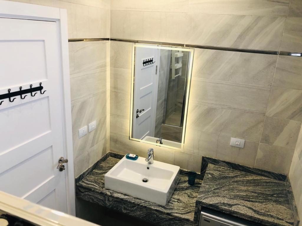 Sodic Westown Residence1-Near Elnada Hospital 'Izbat Yusif Barradah 외부 사진
